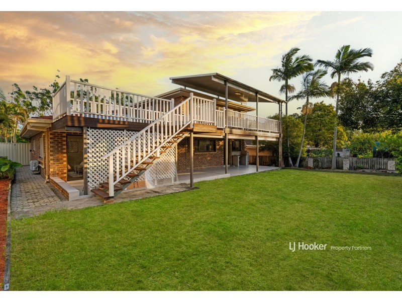 24 Cadogan Street, Carindale QLD 4152