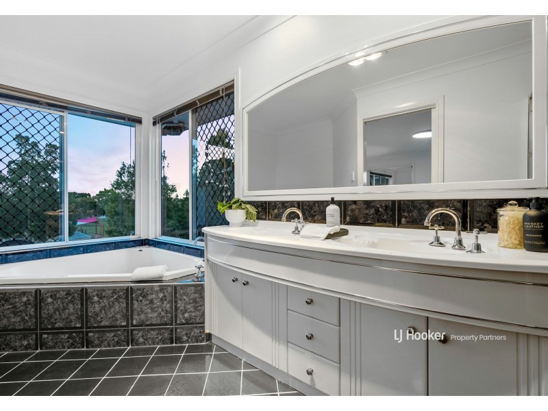 3 Trafalgar Close, Stretton QLD 4116