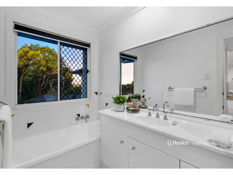 3 Trafalgar Close, Stretton QLD 4116