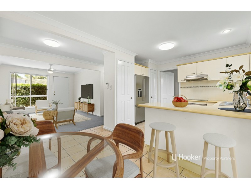 28/8 Honeysuckle Way, Calamvale QLD 4116