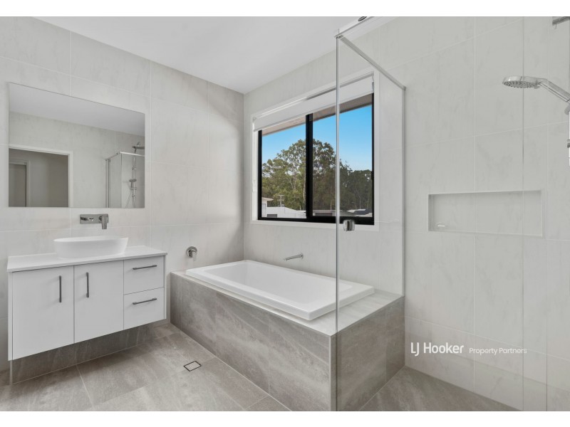 10 Loupos Street, Pallara QLD 4110