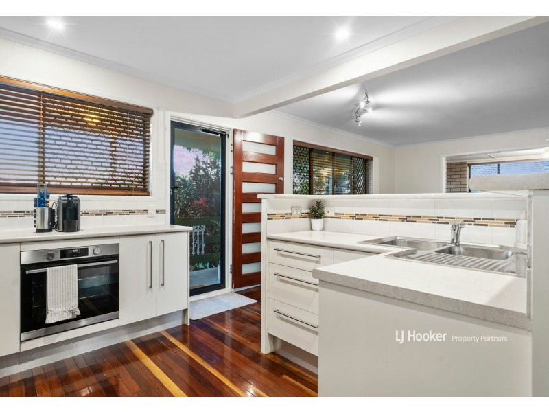 11 Whitfield Avenue, Springwood QLD 4127