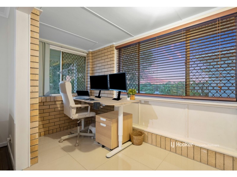 11 Whitfield Avenue, Springwood QLD 4127