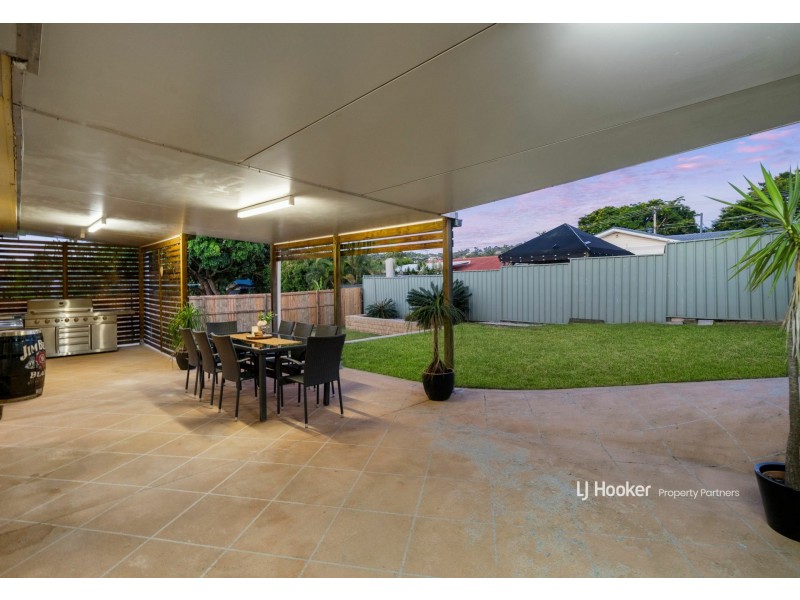 11 Whitfield Avenue, Springwood QLD 4127