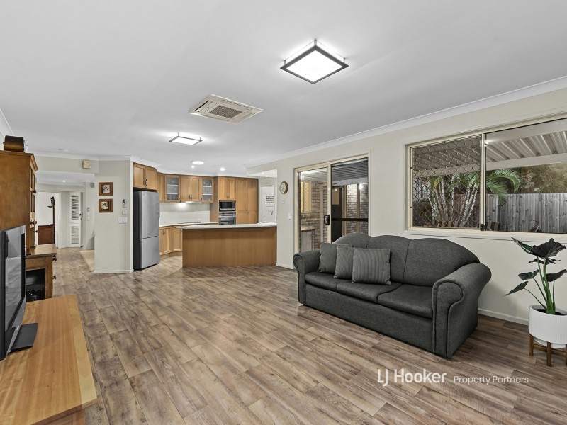 16 Andree Place, Wishart QLD 4122