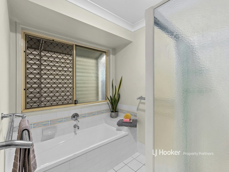 16 Andree Place, Wishart QLD 4122