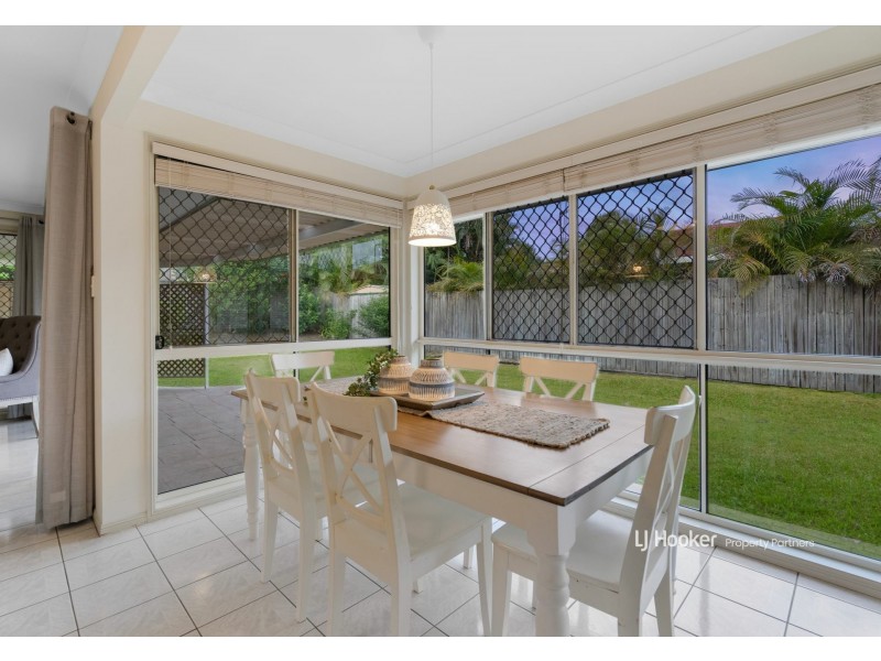 25 Swan Lake Crescent, Calamvale QLD 4116