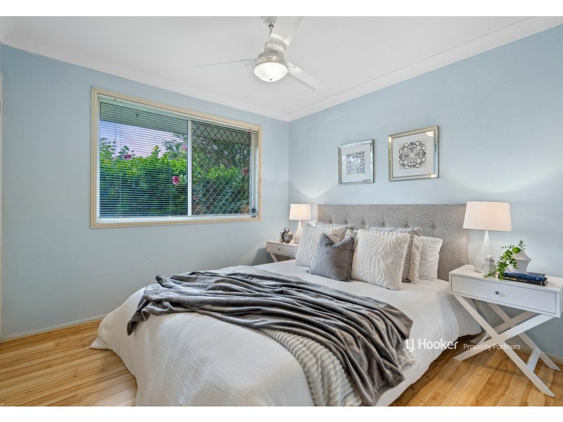 25 Swan Lake Crescent, Calamvale QLD 4116