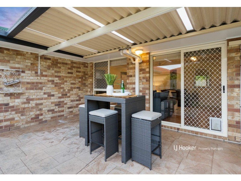 25 Swan Lake Crescent, Calamvale QLD 4116