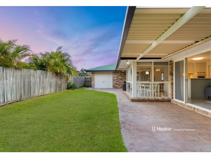 25 Swan Lake Crescent, Calamvale QLD 4116
