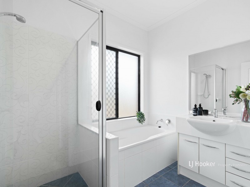 30 McGarry Street, Eight Mile Plains QLD 4113