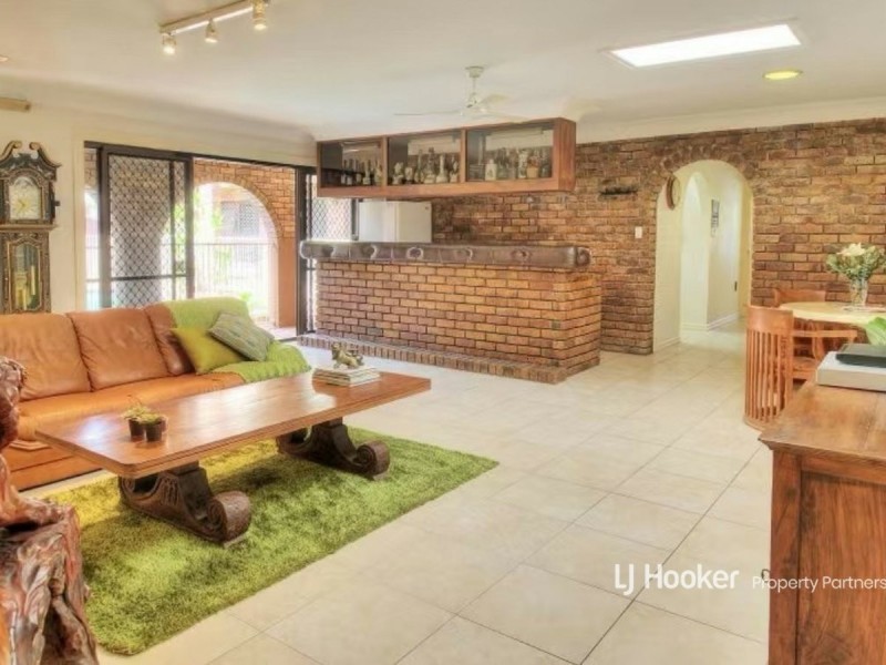 72 Davrod Street, Robertson QLD 4109