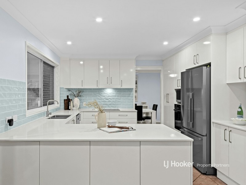 6 Carnation Crescent, Calamvale QLD 4116