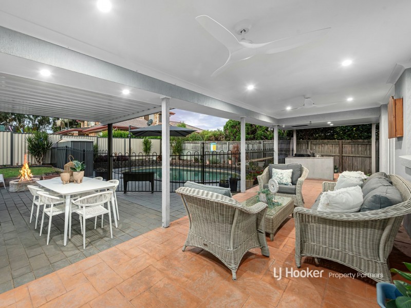 6 Carnation Crescent, Calamvale QLD 4116