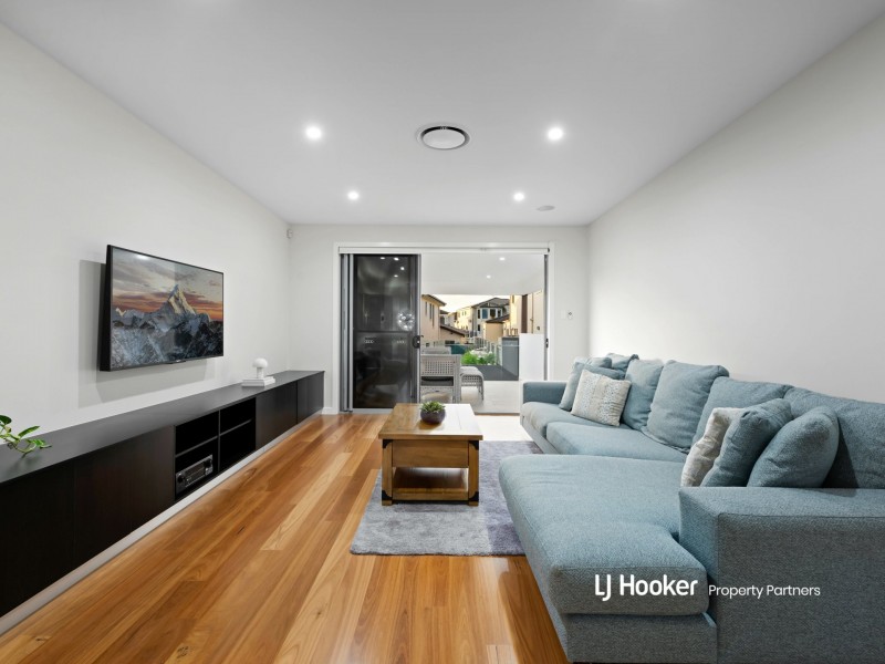 30 Elderbury Place, Stretton QLD 4116