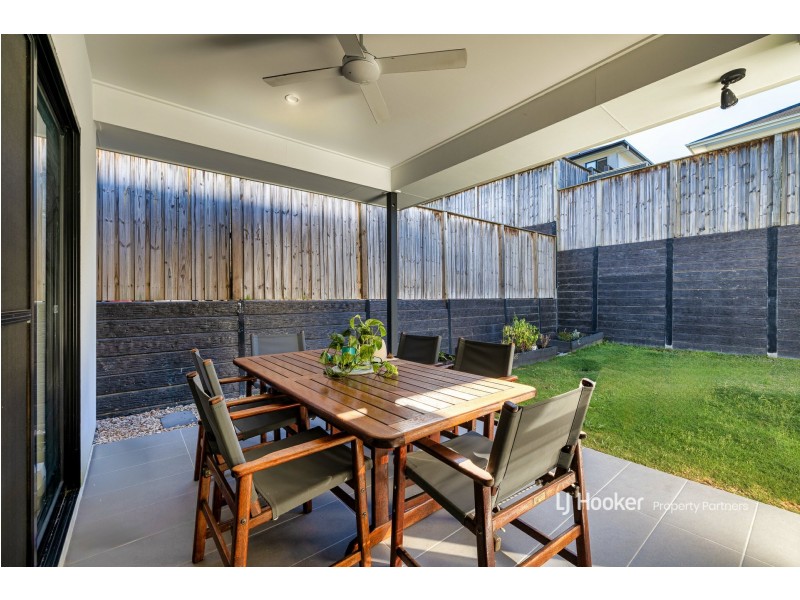 8 Forbes Crescent, Upper Kedron QLD 4055