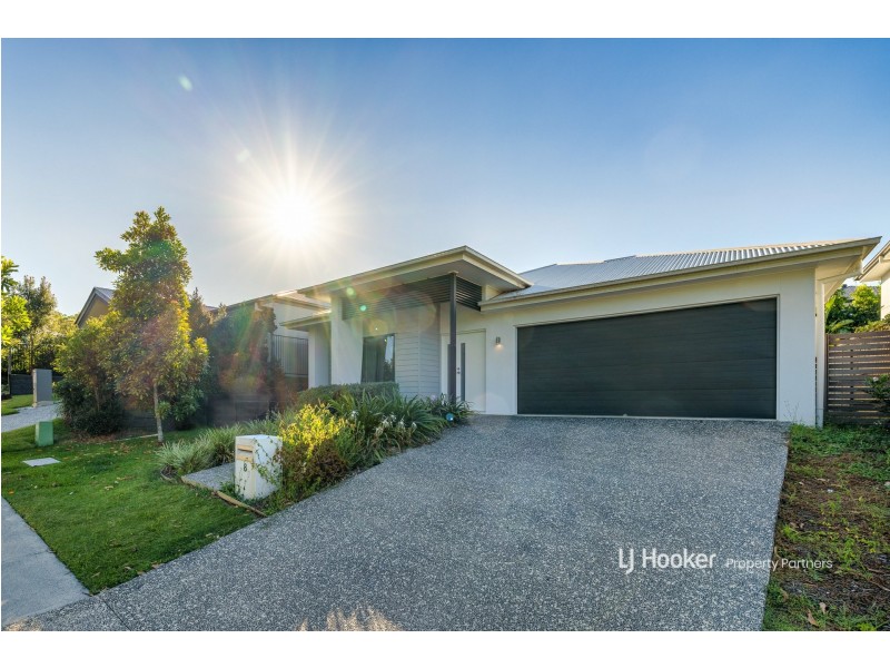 8 Forbes Crescent, Upper Kedron QLD 4055