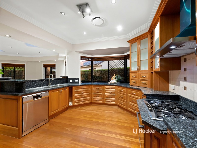 6 Skyline Court, Eight Mile Plains QLD 4113