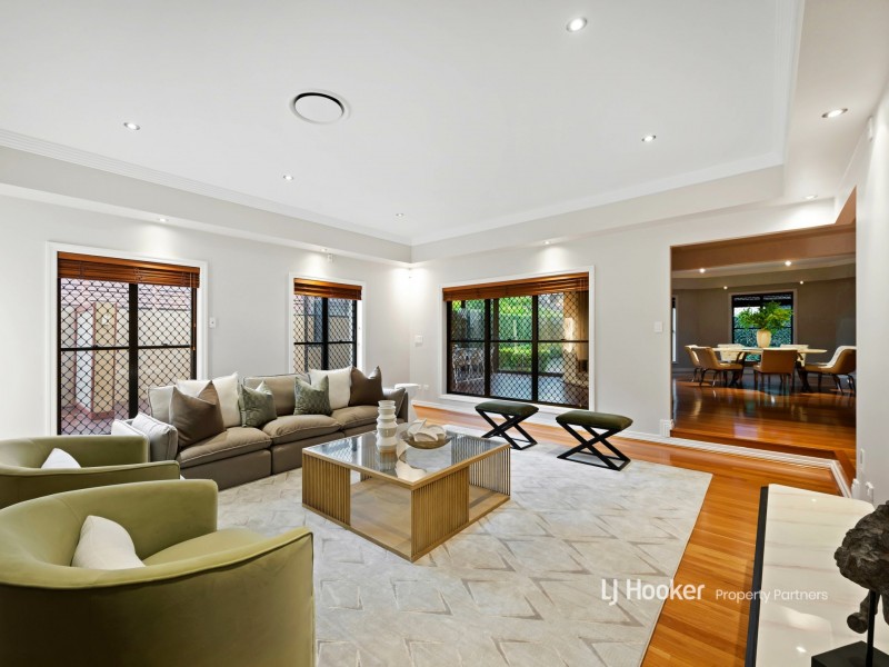 6 Skyline Court, Eight Mile Plains QLD 4113