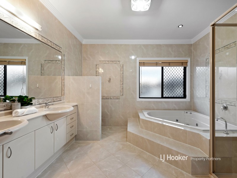 6 Skyline Court, Eight Mile Plains QLD 4113