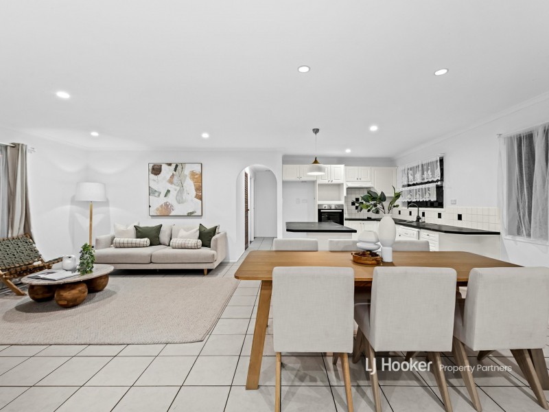 2 Knightsbridge Crescent, Rochedale South QLD 4123