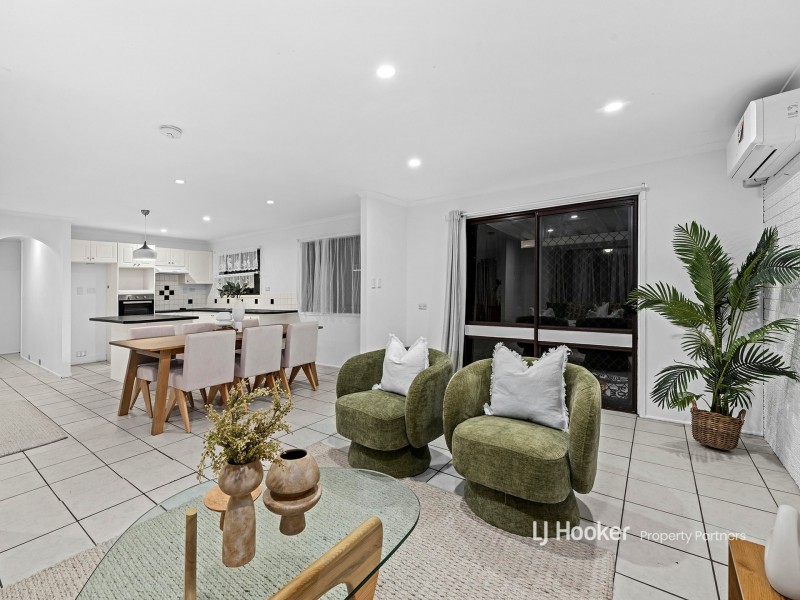 2 Knightsbridge Crescent, Rochedale South QLD 4123