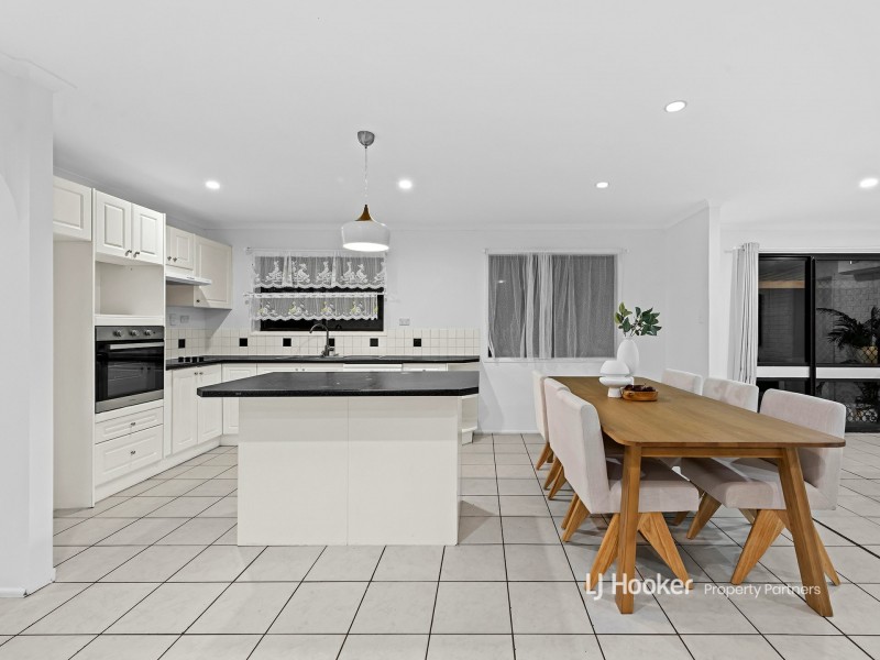 2 Knightsbridge Crescent, Rochedale South QLD 4123