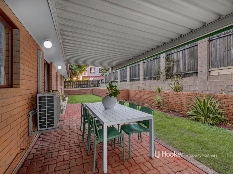 2 Knightsbridge Crescent, Rochedale South QLD 4123