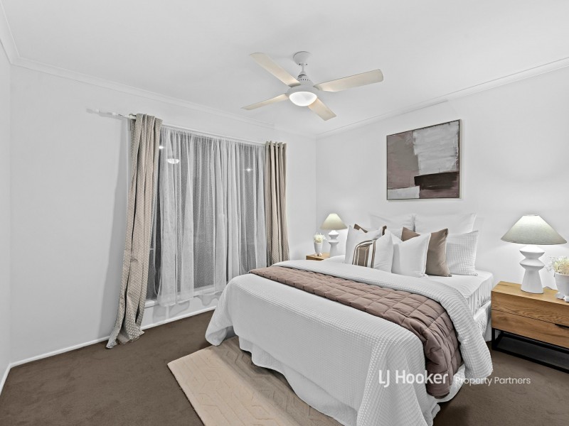 2 Knightsbridge Crescent, Rochedale South QLD 4123