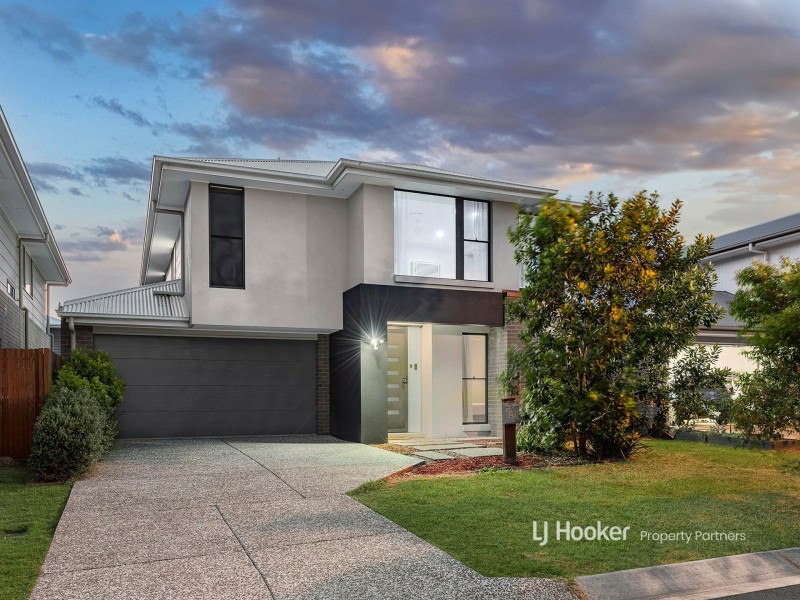27 Majestic Crescent, Hemmant QLD 4174