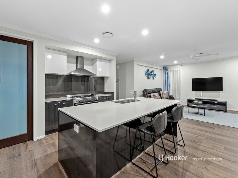 27 Majestic Crescent, Hemmant QLD 4174