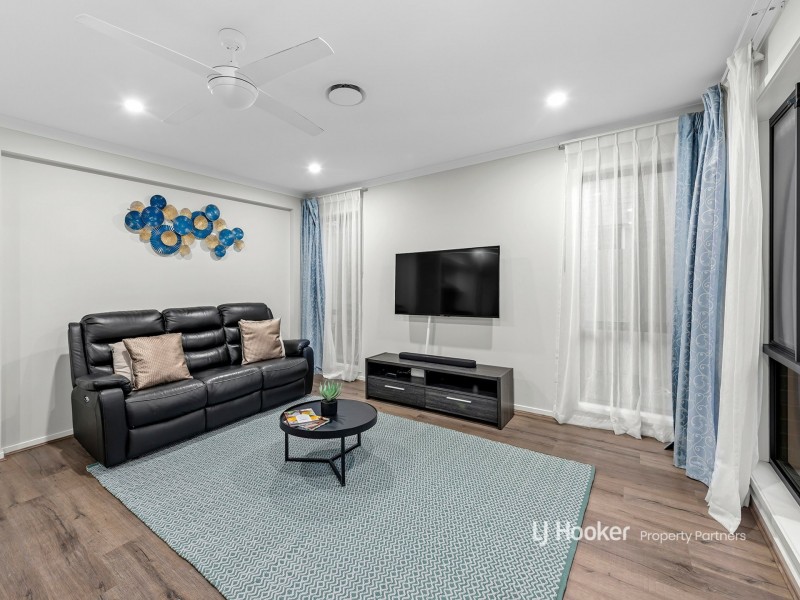 27 Majestic Crescent, Hemmant QLD 4174