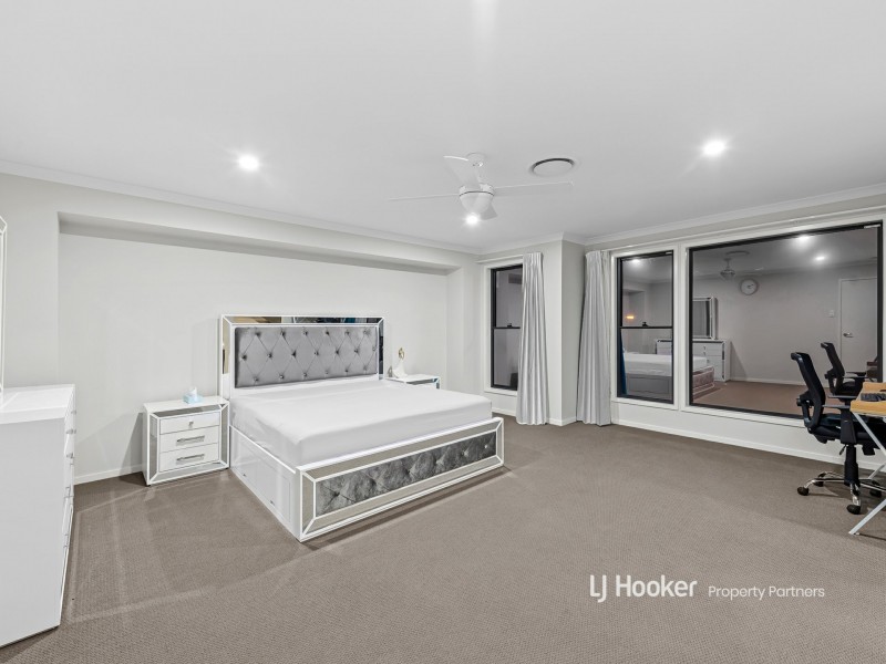 27 Majestic Crescent, Hemmant QLD 4174