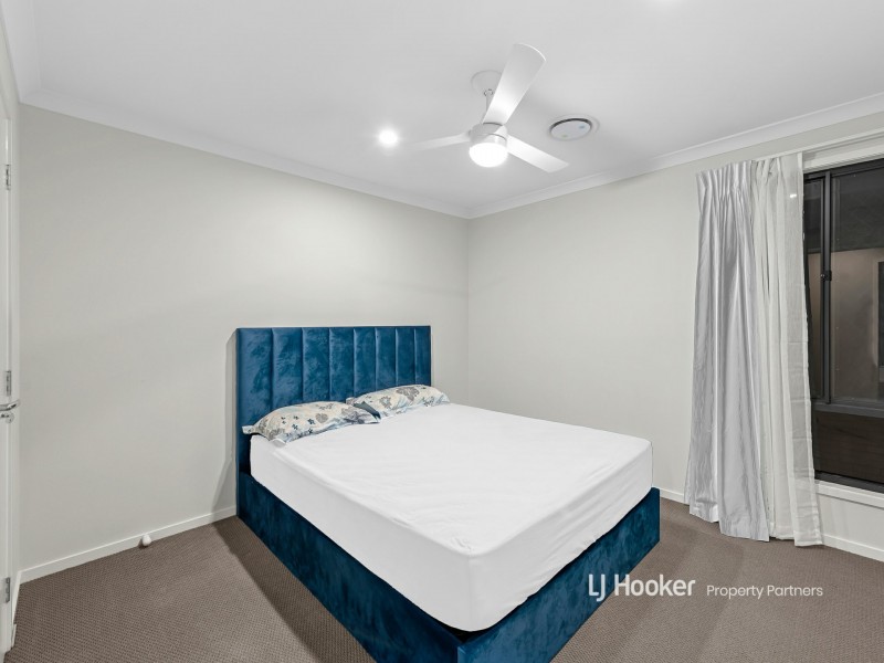 27 Majestic Crescent, Hemmant QLD 4174