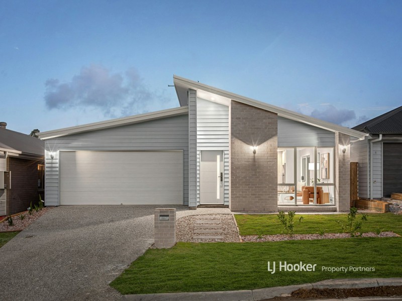 11 Airfield Street, Park Ridge QLD 4125