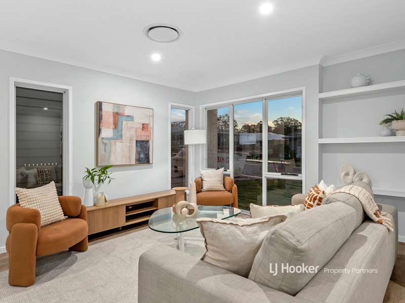 11 Airfield Street, Park Ridge QLD 4125