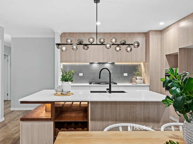 11 Airfield Street, Park Ridge QLD 4125