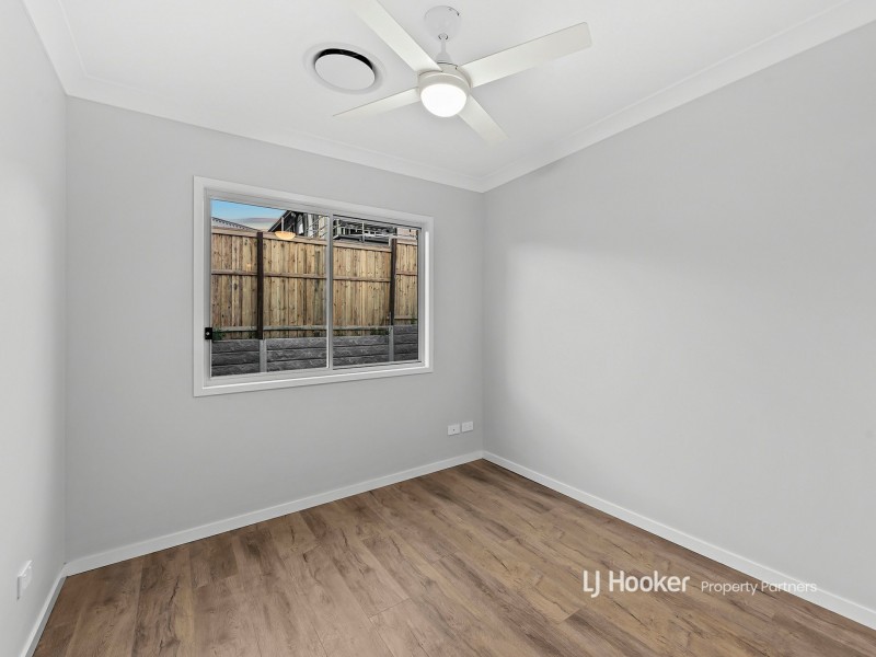 11 Airfield Street, Park Ridge QLD 4125