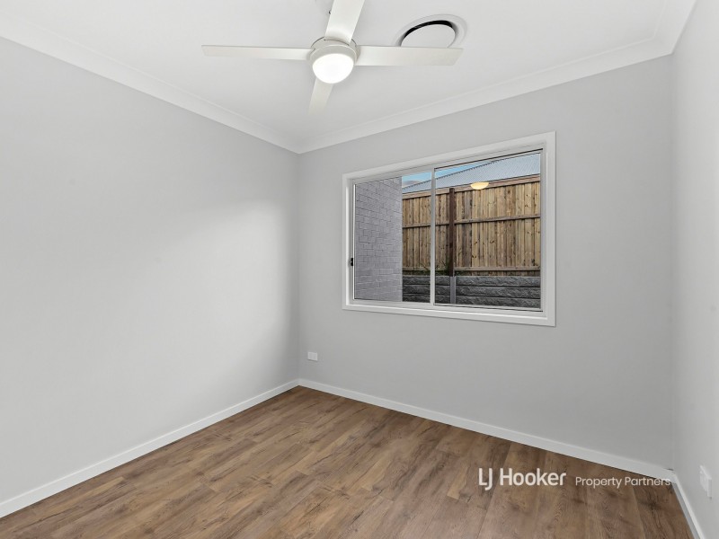 11 Airfield Street, Park Ridge QLD 4125