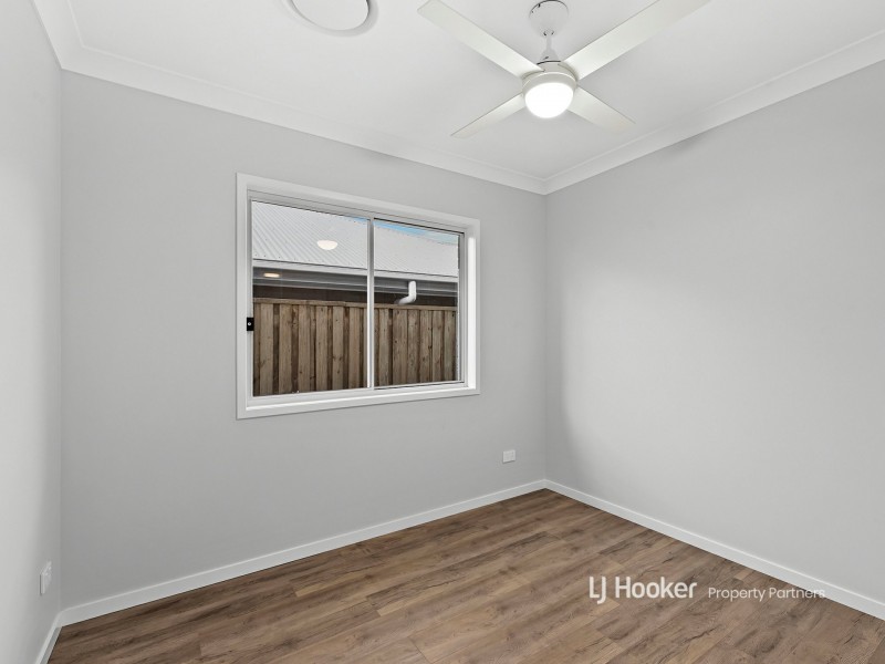 11 Airfield Street, Park Ridge QLD 4125