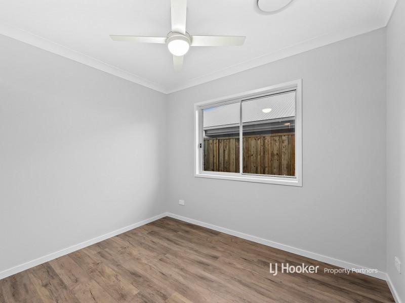 11 Airfield Street, Park Ridge QLD 4125