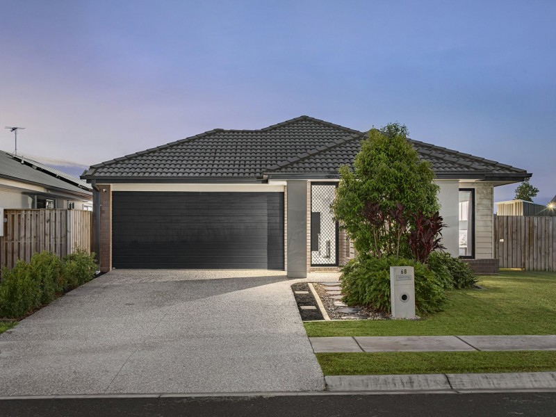 68 Macadamia Circuit, Park Ridge QLD 4125