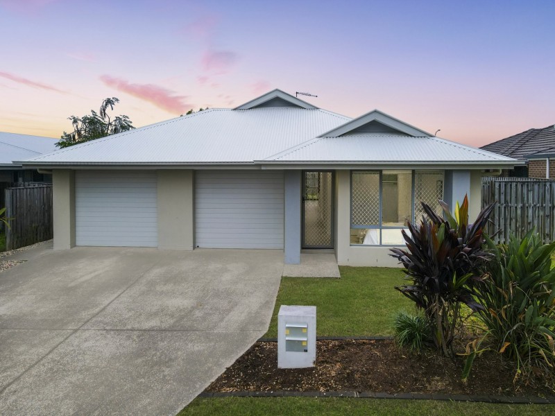 8 Wicker Road, Park Ridge QLD 4125