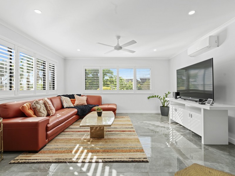11 Kernow Street, Robertson QLD 4109