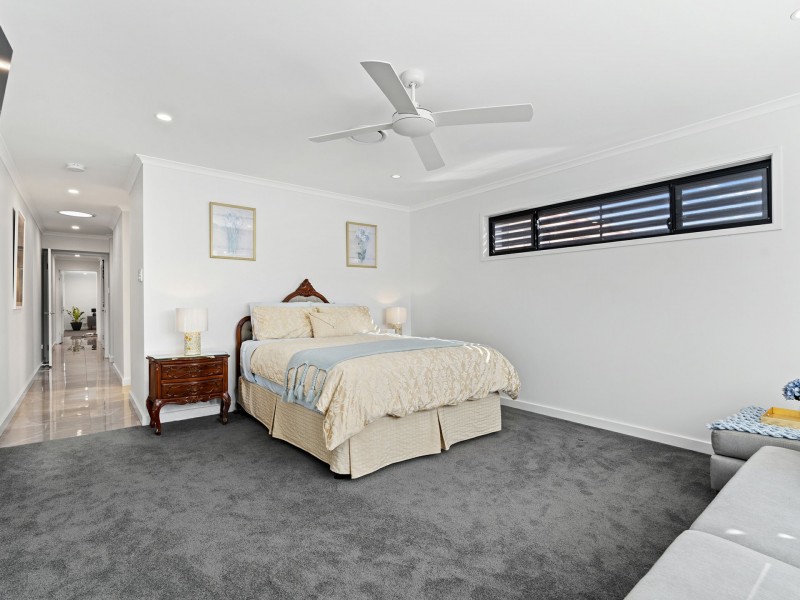 11 Kernow Street, Robertson QLD 4109