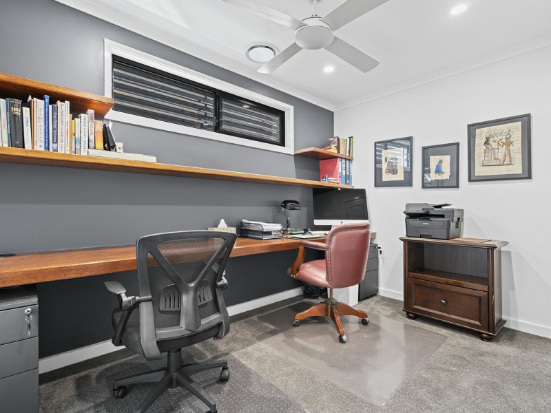11 Kernow Street, Robertson QLD 4109