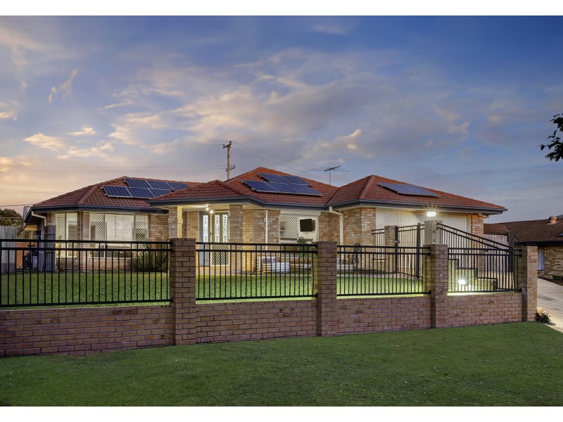 18 Picardie Close, Mansfield QLD 4122