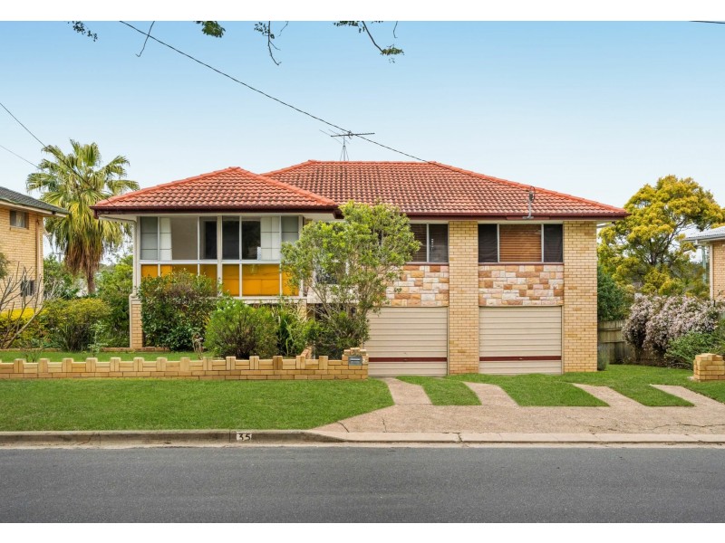 35 Tandanya Street, Mansfield QLD 4122