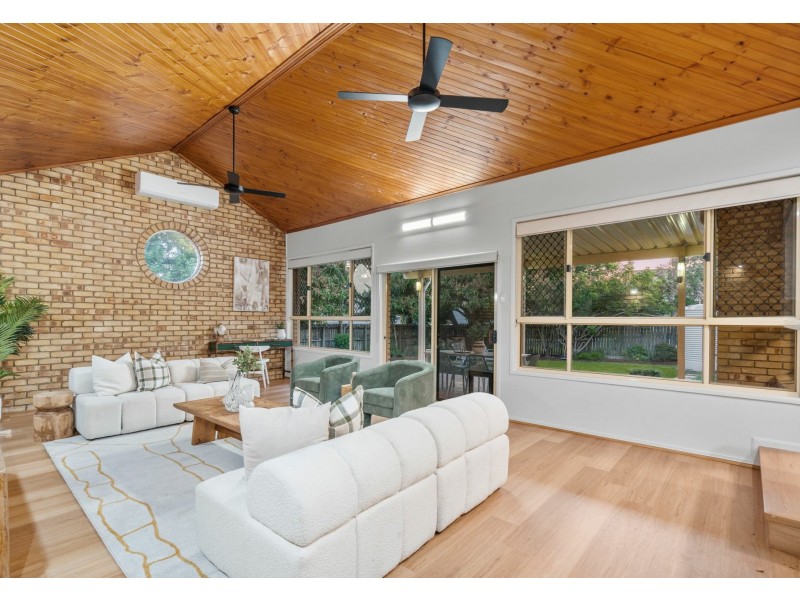 69 Honeysuckle Way, Calamvale QLD 4116