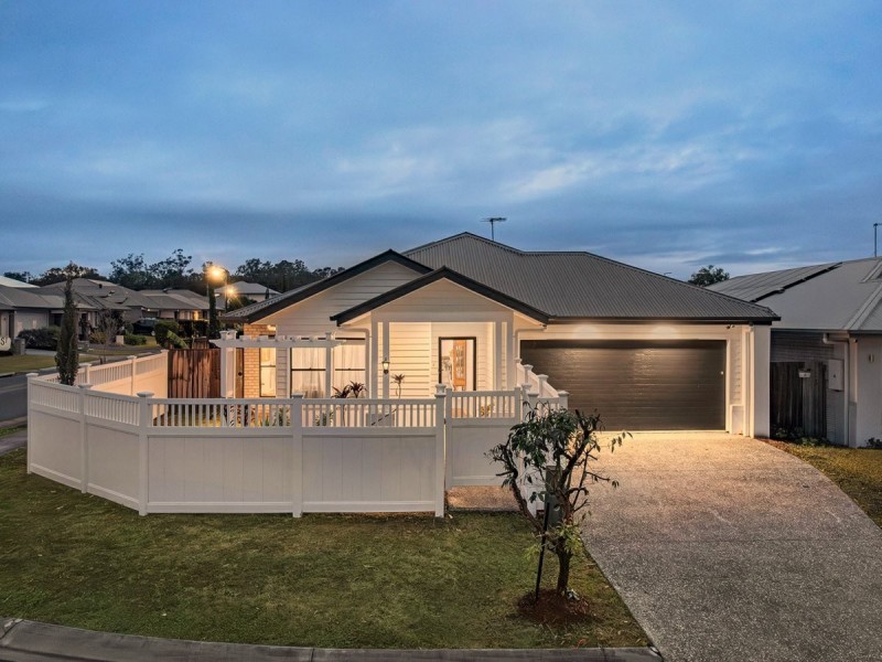 2 Satinash Street, Park Ridge QLD 4125